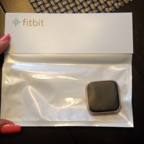 fitbit versa pebble